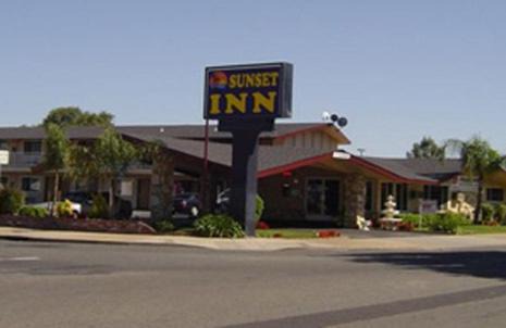 Oroville Hotel | Sunset Inn Lake Oroville