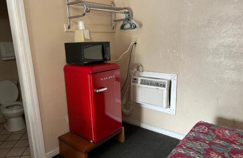 Rockingham Hotel | Sunset Motel