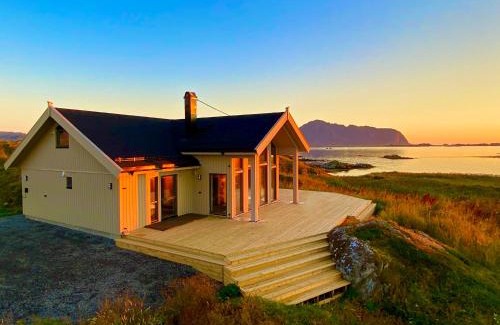 Bostad Ski Chalet | Sunset Panorama - Superior Cabin Lofoten