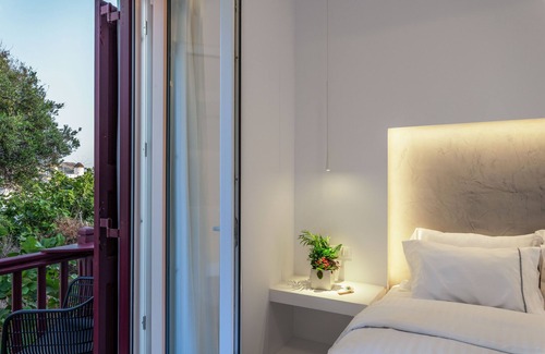 Little Venice Hotel | Sunset Paraportiani Rooms