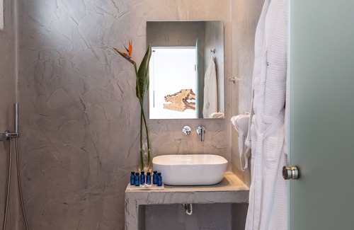 Little Venice Hotel | Sunset Paraportiani Rooms