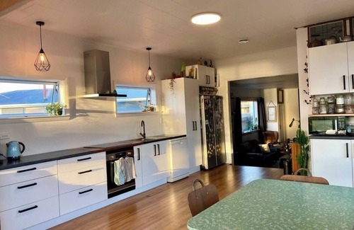 Hokitika House | Sunset retreat for all the family