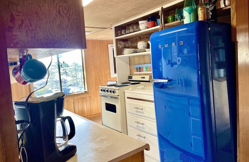 Oceanside House | Sunset Serenade Oceanview Property in Oceanside, 4 minute walk to beach.