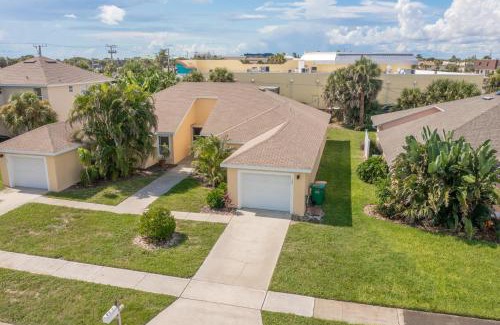 Indialantic House | Sunset Serenity - 3BR Beach Townhome with outdoor patio - NEW HOT TUB, Steps to Ocean Fun!