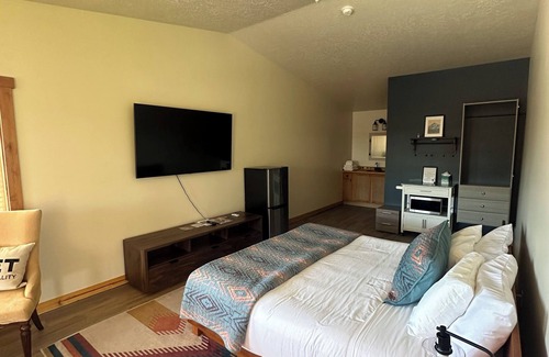 Tetonia Cabin | Sunset Suite