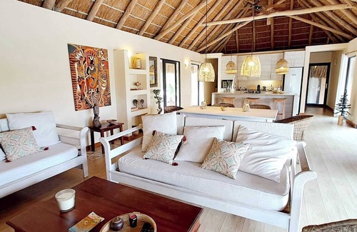 Inhambane Villa | Sunset Villa - Luxury Beachfront Villa with Private Pool by Karula Sand Villas