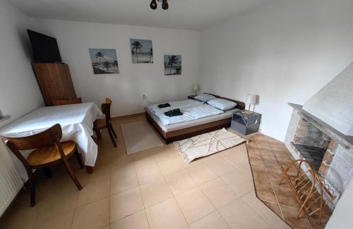 Banka Apartment | SunsetHouse Garden Apartment