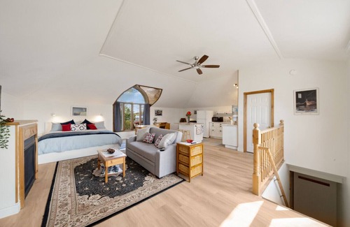 Bracebridge Apartment | Sunsets Over Muskoka