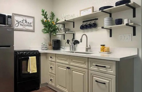 Mesa Apartment | Sunsets & Shows! Gorgeous, Private 1 BR Listing!