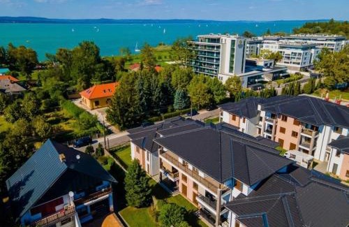 Balatonlelle Apartment | Sunshine Apartment at the Lake Balaton - 100m from the beach, walking distance from centrum, shops and restaurants