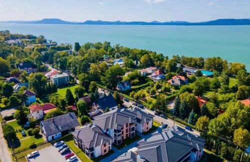 Balatonlelle Apartment | Sunshine Apartment at the Lake Balaton - 100m from the beach, walking distance from centrum, shops and restaurants