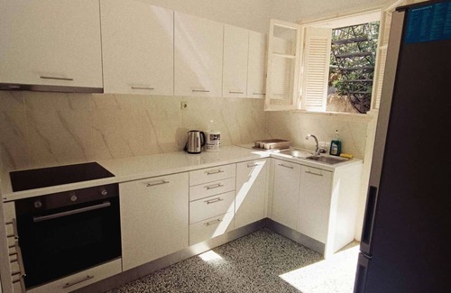 Dafni-Ymittos Apartment | Sunshine House