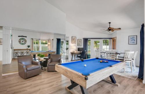 Palma Sola House | Sunshine Retreat by SkyRun Anna Maria