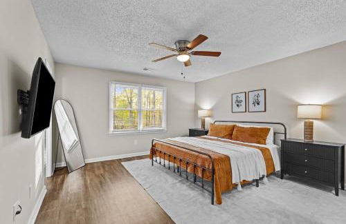 Watkinsville House | Sunwoven Townhouse half a mile to downtown!