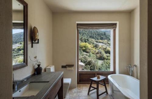 Deqen County Hotel | Sunyata Hotel. Deqin Meili