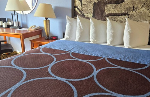 Adrian Hotel | Super 8 by Wyndham Adrian