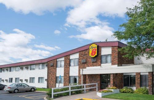 Brooklyn Center Hotel | Super 8 by Wyndham Brooklyn Center/MPLS