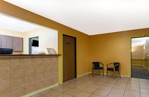 Bath Hotel | Super 8 by Wyndham Bath Hammondsport Area
