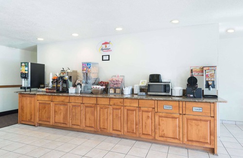 Bernalillo Hotel | Super 8 by Wyndham Bernalillo