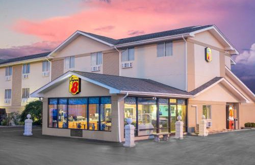 North Corbin Hotel | Super 8 by Wyndham Corbin KY