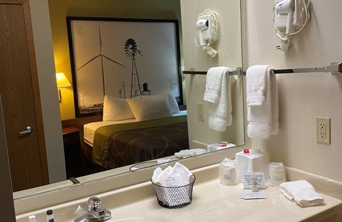 Cresco Hotel | Super 8 by Wyndham Cresco IA