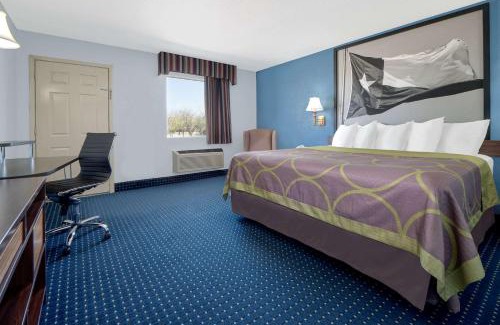 Dumas Hotel | Super 8 by Wyndham Dumas TX