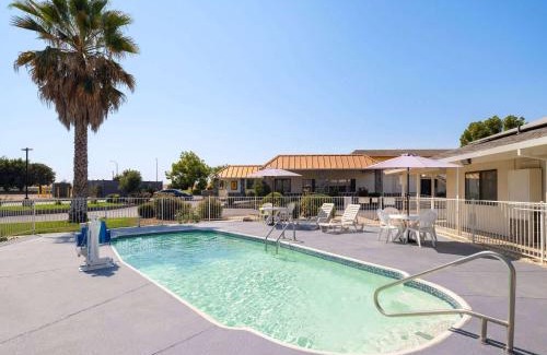 Dunnigan Hotel | Super 8 by Wyndham Dunnigan