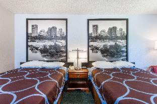 Farmville Hotel | Super 8 by Wyndham Farmville