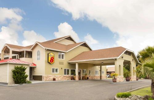 Fortuna Hotel | Super 8 by Wyndham Fortuna