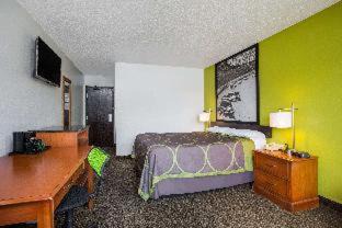 Franklin Hotel | Super 8 by Wyndham Franklin