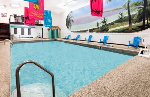 Huron Hotel | Super 8 by Wyndham Huron