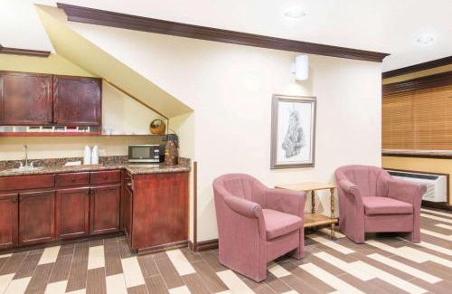 Moriarty Hotel | Super 8 by Wyndham Moriarty