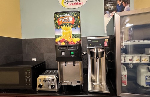 Richfield Hotel | Super 8 by Wyndham Richfield/Cleveland