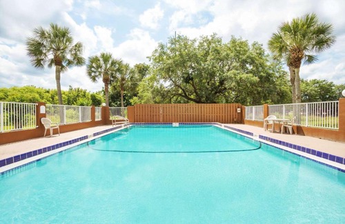 St. Augustine Hotel | Super 8 by Wyndham St. Augustine