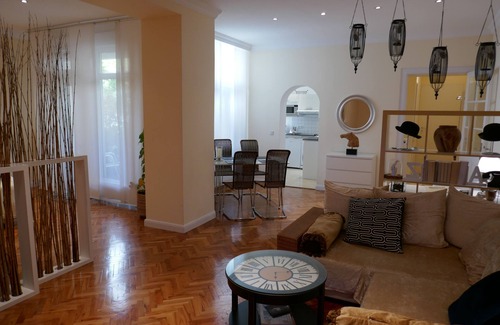 Moabit Apartment | Super * * * * apartment at the main station with terrace, internet, washing machine