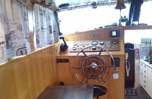 La Ferte-sous-Jouarre Boat Rental | Super boat with character for a unique experience!