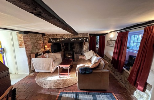 Alton Barnes Cottage | Super cosy 17thC Grade II thatched cottage