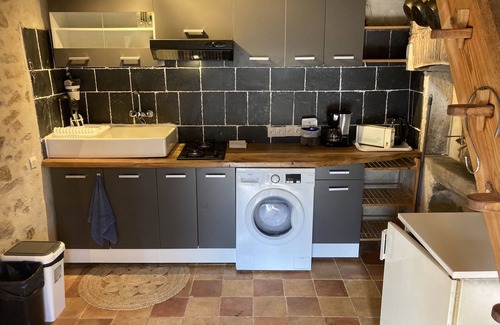 Champs-Romain House | Super Cosy one bedroom house 20 minutes from Brantome