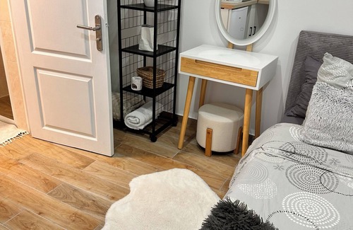 Plateau — Pyramide Bed & Breakfast | Super cottage 10 minutes from Orly airport and 20 minutes from Paris, well equipped.