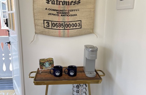 Balboa Island House | Super Cute BlueDoor Apt- on Little Balboa Island.
