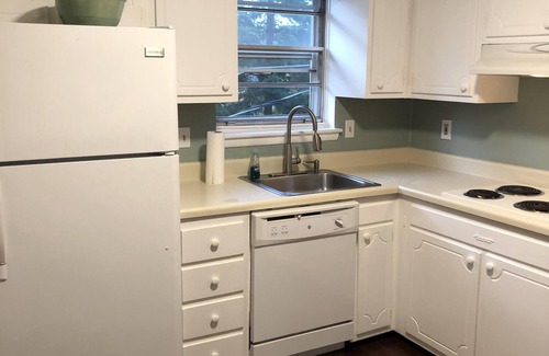 Huntsville Condo | SUPER- PRICED CONDO FOR 28 DAYS OR MORE