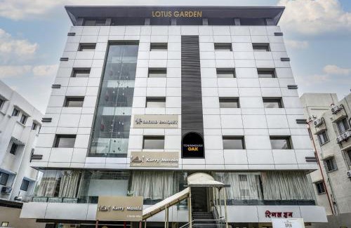 Pimpri Colony Hotel | Super Townhouse OAK Regal Inn Near Sant Tukaram Nagar Metro Station