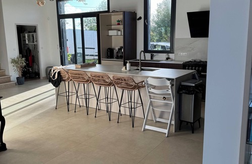 Ambares-et-Lagrave Villa | Super, vacation villa near Bordeaux with cinema room and swimming pool