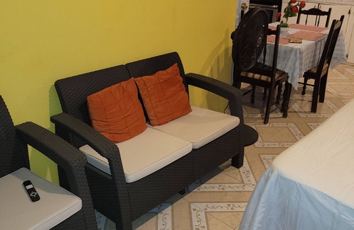 Yallahs Apartment | Superb 2-bedroom apartment in Aeolus Valley sleeps 7 people