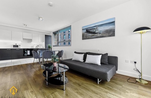 Bromley South Apartment | Superb 3bed 3bath Penthouse near Canary Wharf