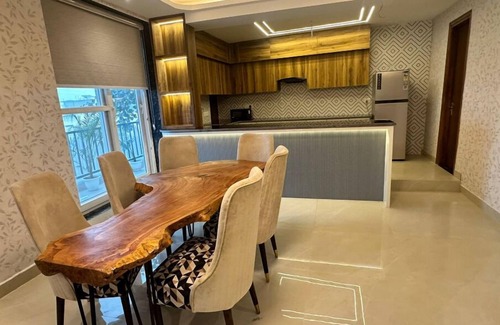 Noida House | Superb 5-bedroom house in Noida