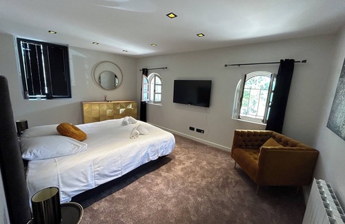 Saint-Savin Bed & Breakfast | Superb bed and breakfast in a luxury property.