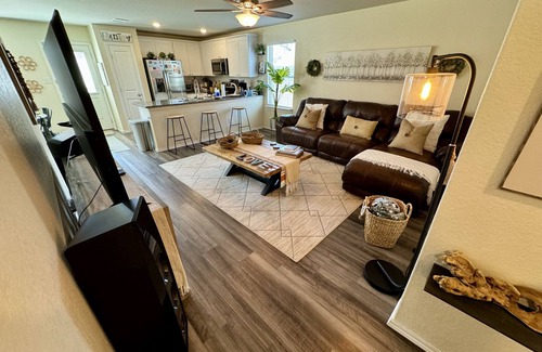 Southside House | Superb Home 7 minutes from Lackland Air Force Base