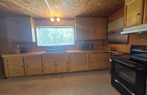 Dayton Apartment | Superb studio with AC in charming Dayton Texas.
