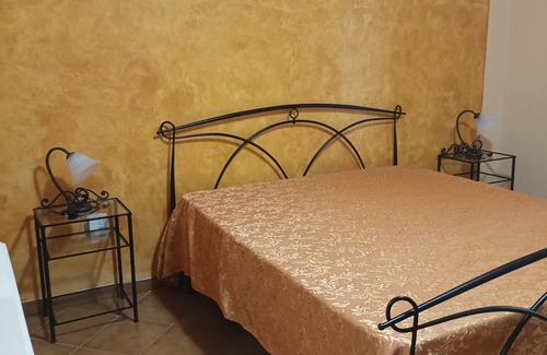 Lorenzana Villa | Superb "Tuscan"-style cottage situated on a hill, welcomes families
